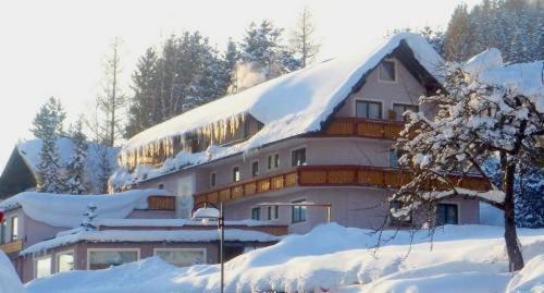 טאופליץ Hotel Pension Sonnenuhr מראה חיצוני תמונה